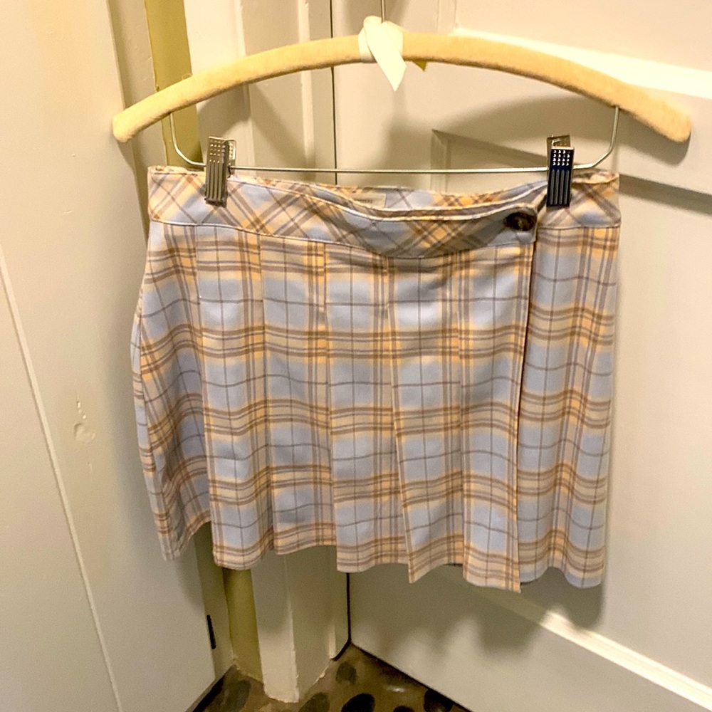 Urban Outfitters Pleated skirt, light blue/tan/white plaid kick-pleated